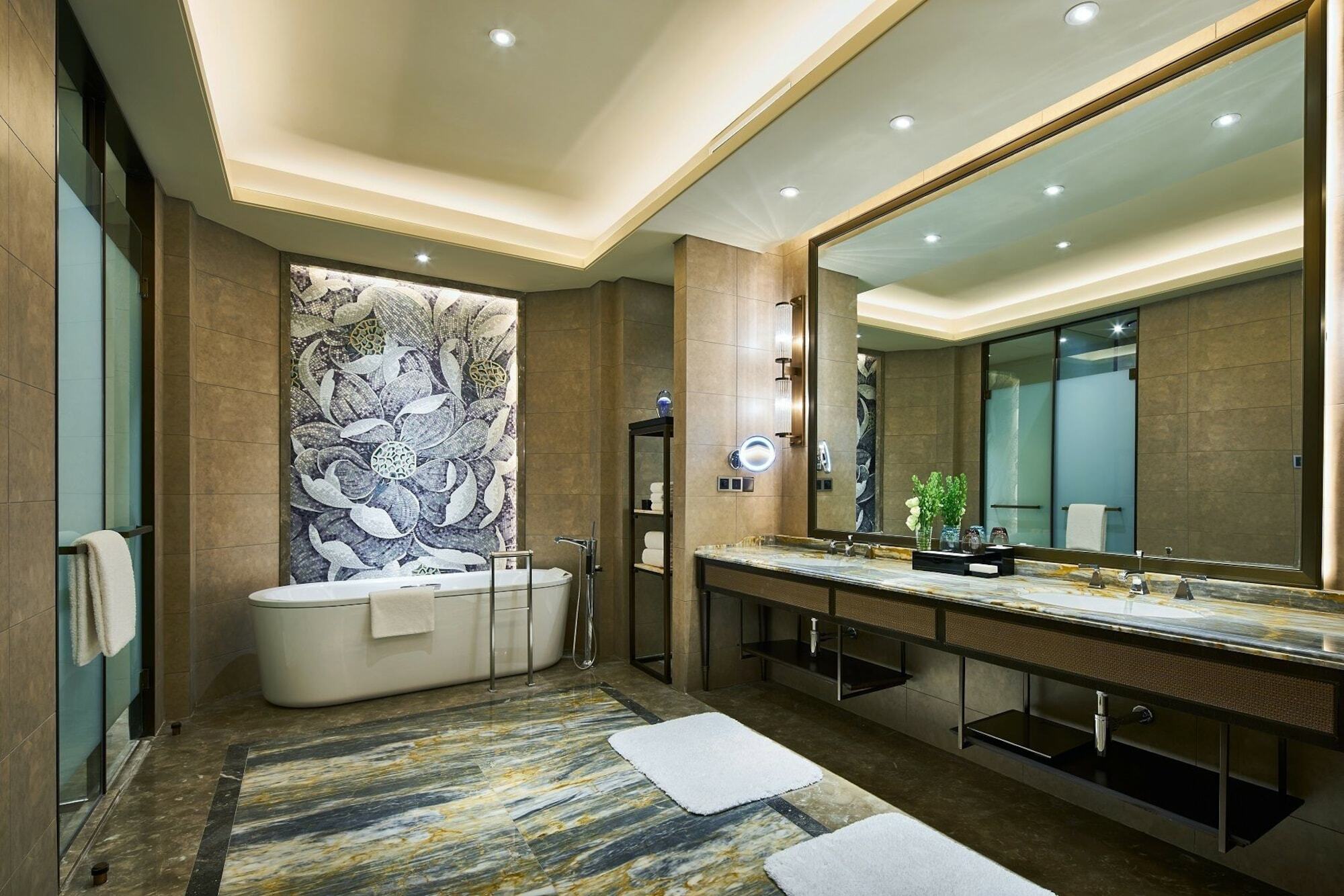 Hotel Wanda Realm Qingdao Movie Metropolis Exterior foto