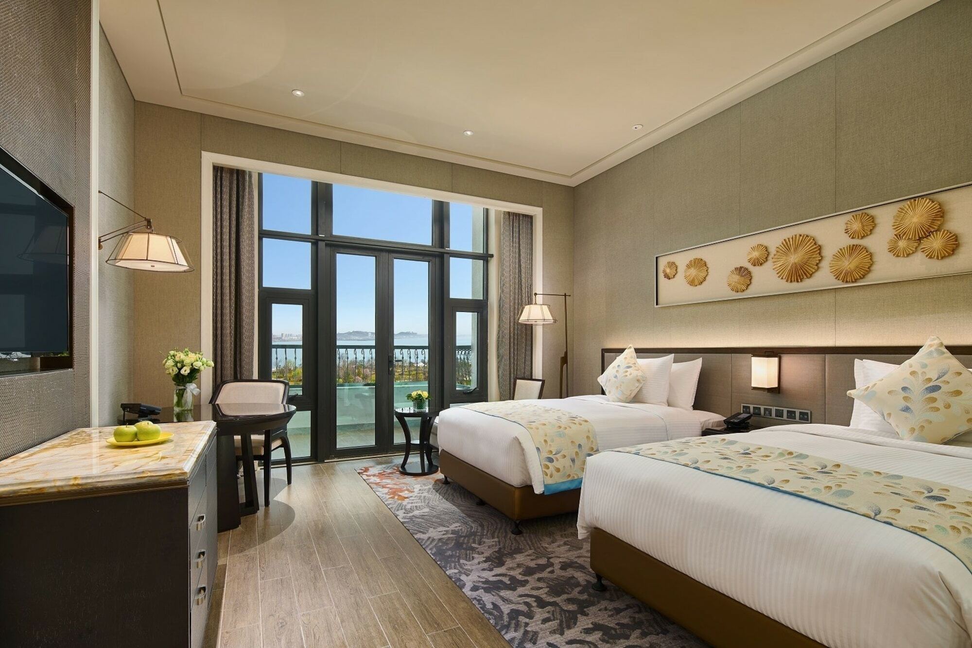 Hotel Wanda Realm Qingdao Movie Metropolis Exterior foto