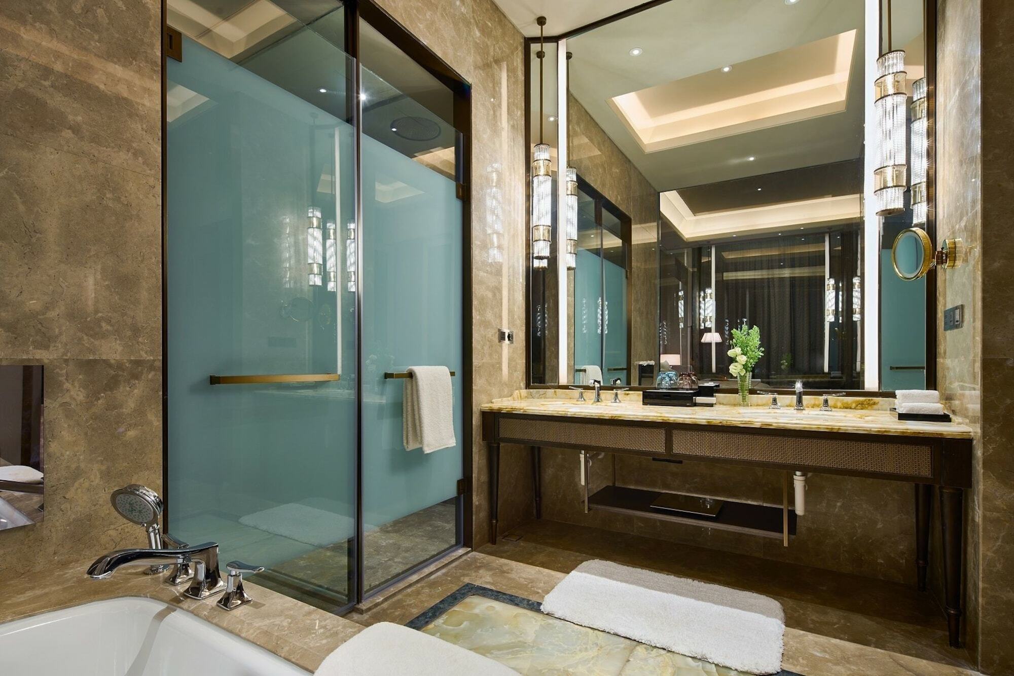 Hotel Wanda Realm Qingdao Movie Metropolis Exterior foto
