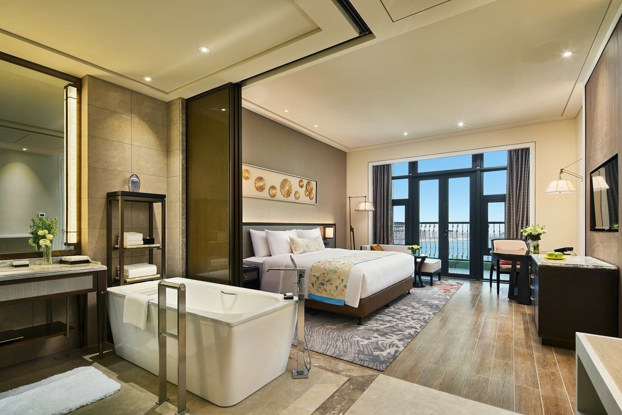 Hotel Wanda Realm Qingdao Movie Metropolis Exterior foto